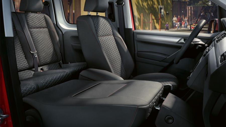Интерьер Volkswagen Caddy Join 2018 года  (фото 3 из 4)